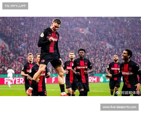 勒沃库森主场4-0大胜圣保利，德甲争冠格局激烈，拜仁、多特蒙德紧咬积分